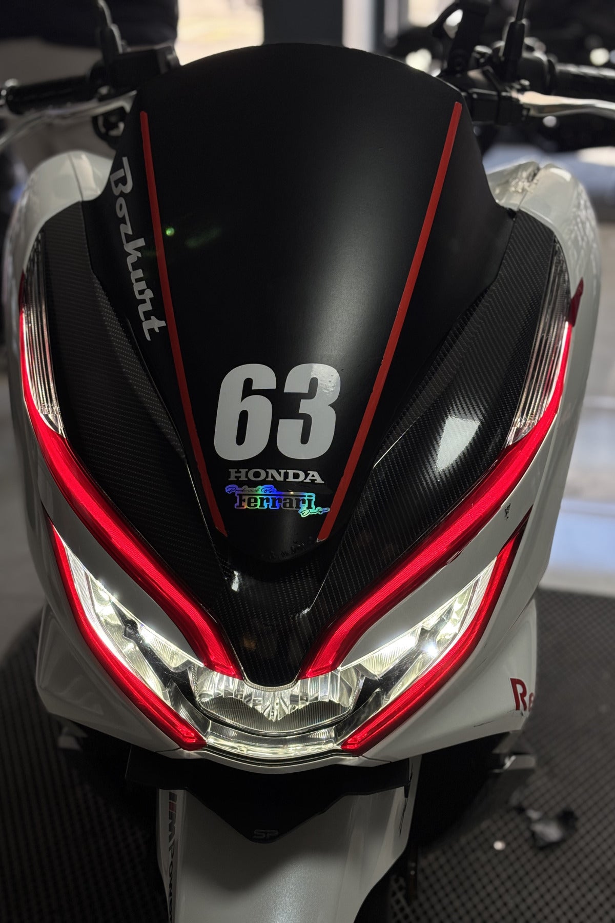 Honda PCX (2018-2020) için Far Tasarım Folyosu Sticker