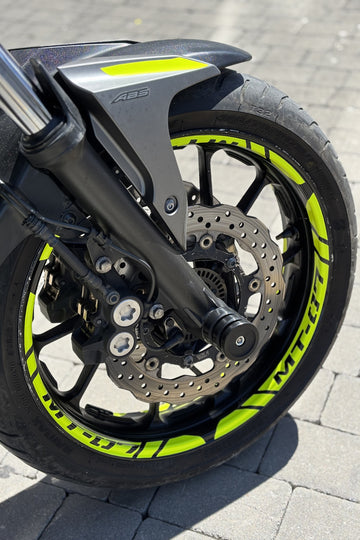 Yamaha MT-07 Tüm Yıllar için Uyumlu Neon Sarı Jant Şeridi Sticker (12 Parça)