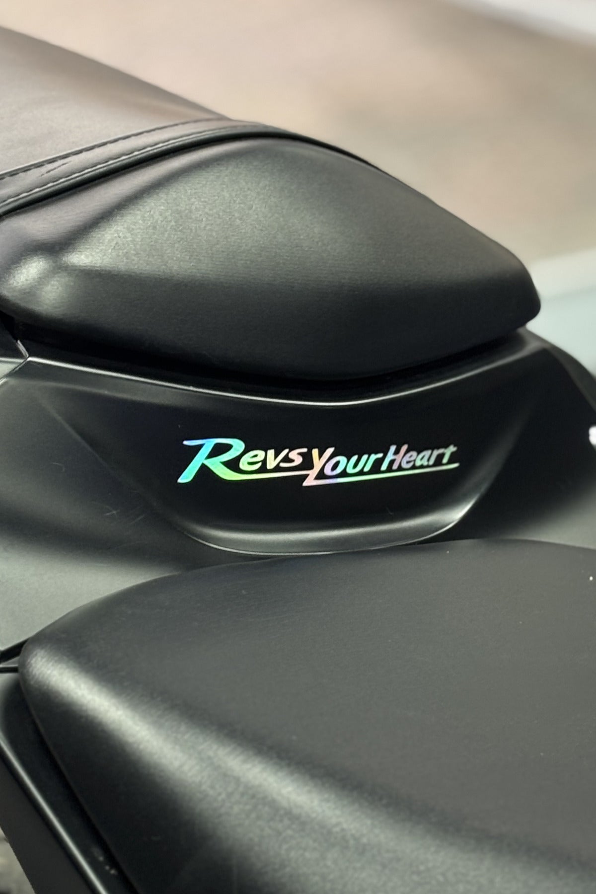 Yamaha Motor Grubu için Revs Your Heart Yazılı Sticker (14CMX2.5CM)(1 Adet)