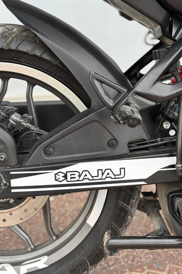 Bajaj Motor Grubu için Yan Maşaya Uygun Bajaj Yazılı Kaplama Sticker (33CMx5CM) (1 Adet)