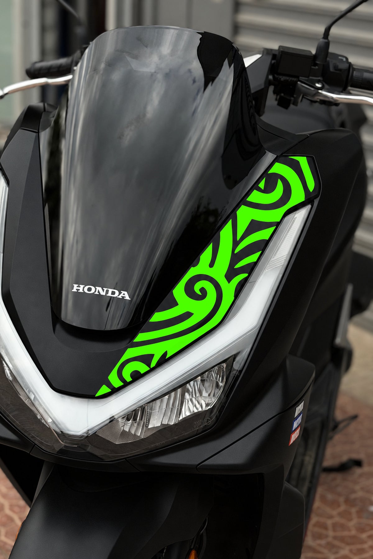 Honda PCX Deluxe 2025-2026 Yeni Kasa için Dövme Tribal Desen Sticker Etiket (1 Adet)