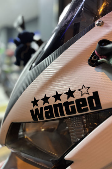 Motor-Araba-Kask için Siyah Renk Yıldızlı Wanted Sticker Etiket (1 Adet)