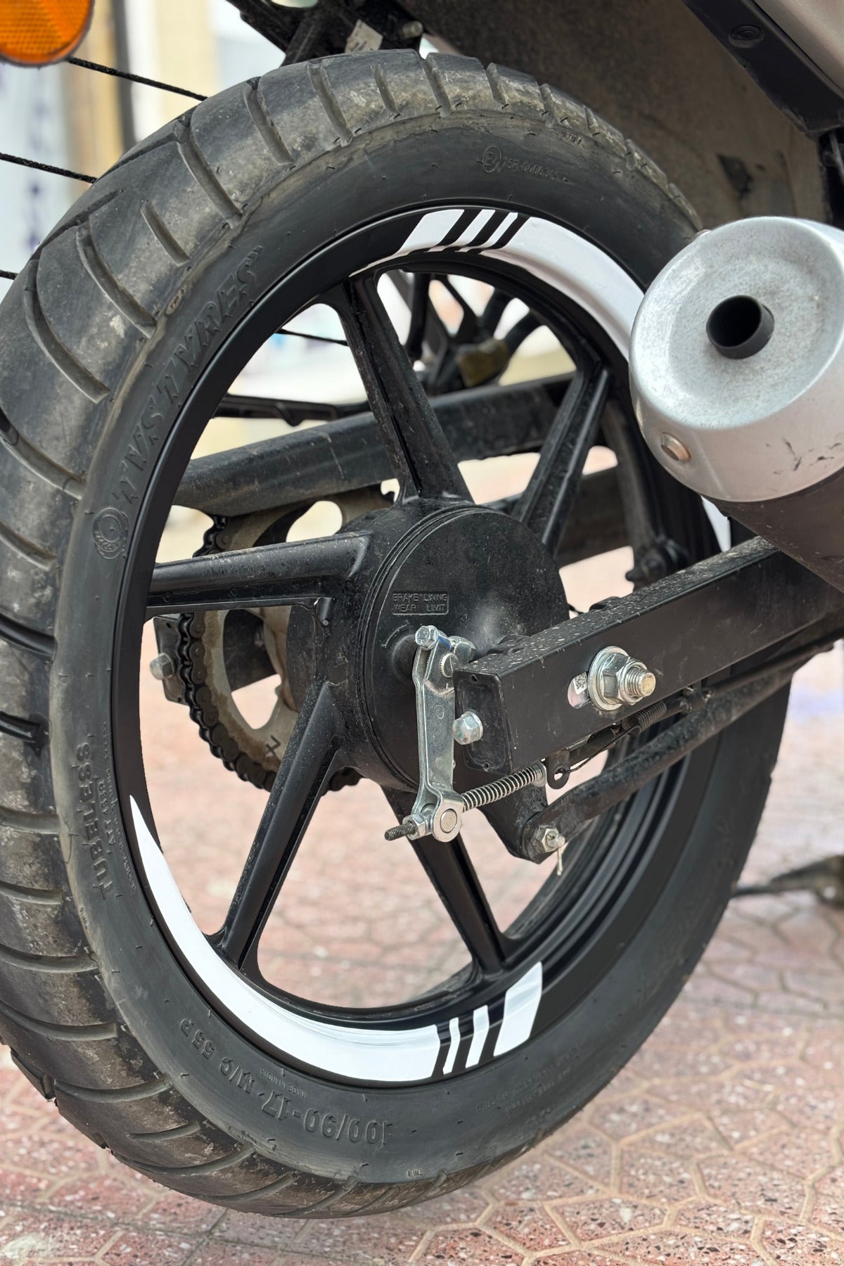 Motor ve Motosiklet için Kalın Kesikli Universal Tüm Jantlara Uyumlu Jant Şeridi (8 Parça)