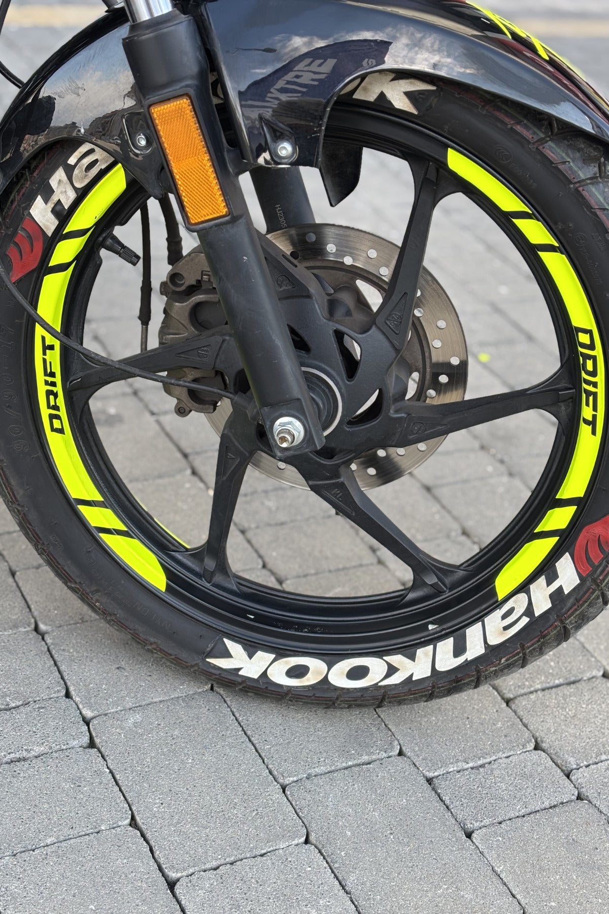 Mondial Drift-L için 45 Parça Neon Sarı X Design Sticker Etiket Seti (45 Parça)