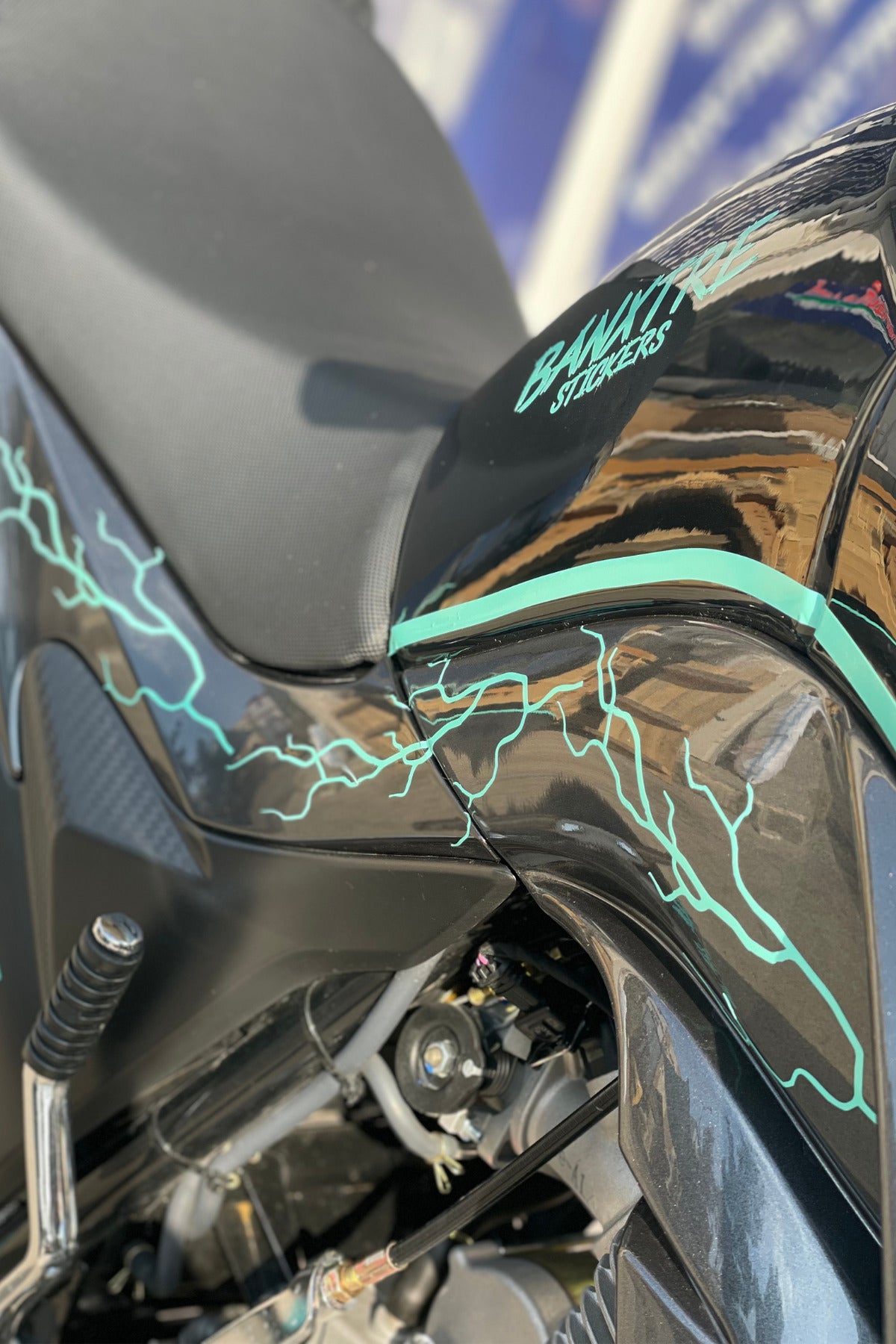 Motor-Kask için Nane Renk Yıldırım Şimşek Sticker Etiket (4 Parça )