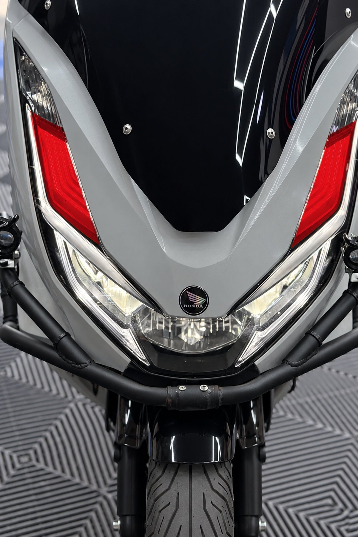 Honda PCX için Amerikan Görünümlü Far Filmi Far Tasarım Filmi (2021-2022-2023-2024 Uyumlu)