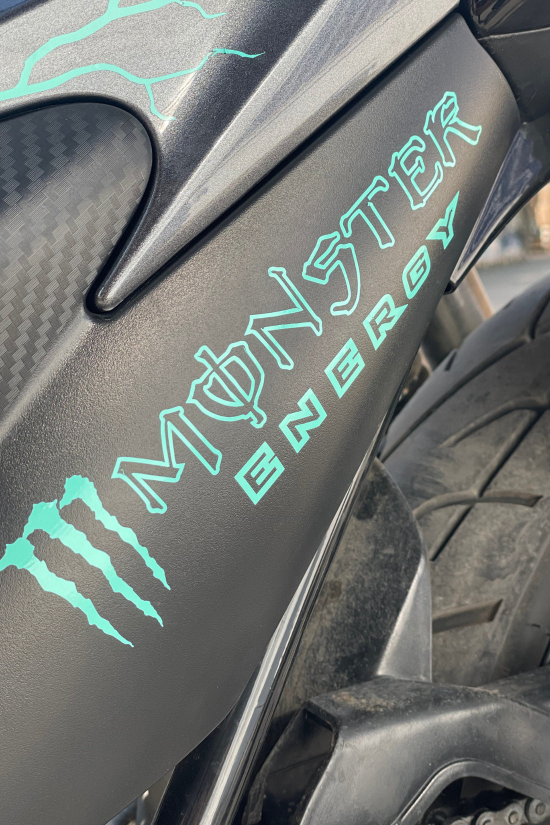 Motor-Araba-Kask için Nane Renk Pençe Energy Sticker Etiket (1 Adet)