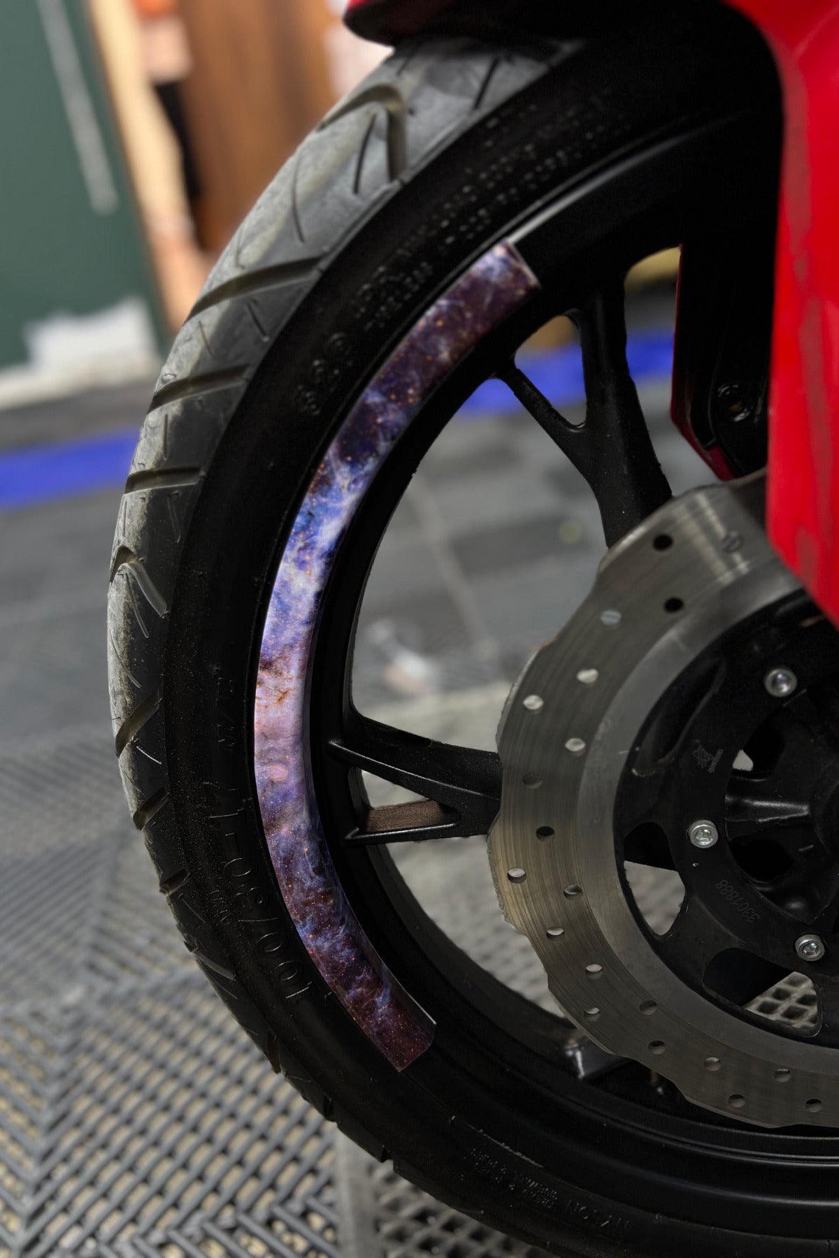 Motosiklet için 17 Inch Tüm Jantlara Uyumlu Çift Çeyrek Mermer Desen Jant Şeridi (8 Parça)