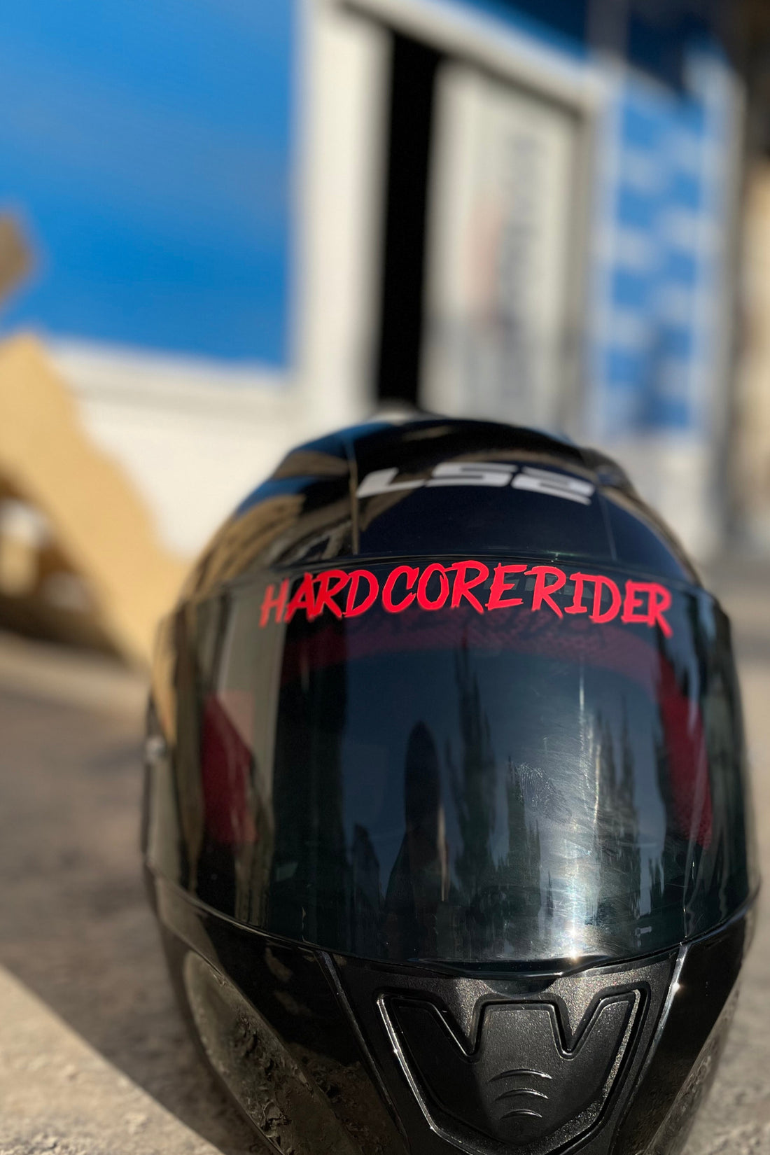 Kask Vizörü için Kırmızı Hard Core Rider Sticker Etiket 14CMx2CM (1 Adet) (Görüşe Engel Olmaz)