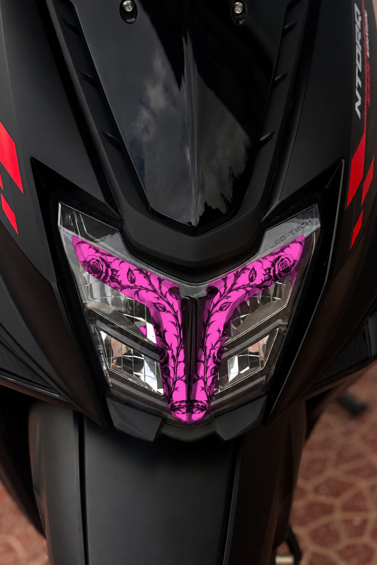 TVS Ntorq 125 için Sarmaşık Desenli Far Filmi Far Tasarım Sticker (Sağ ve Sol)
