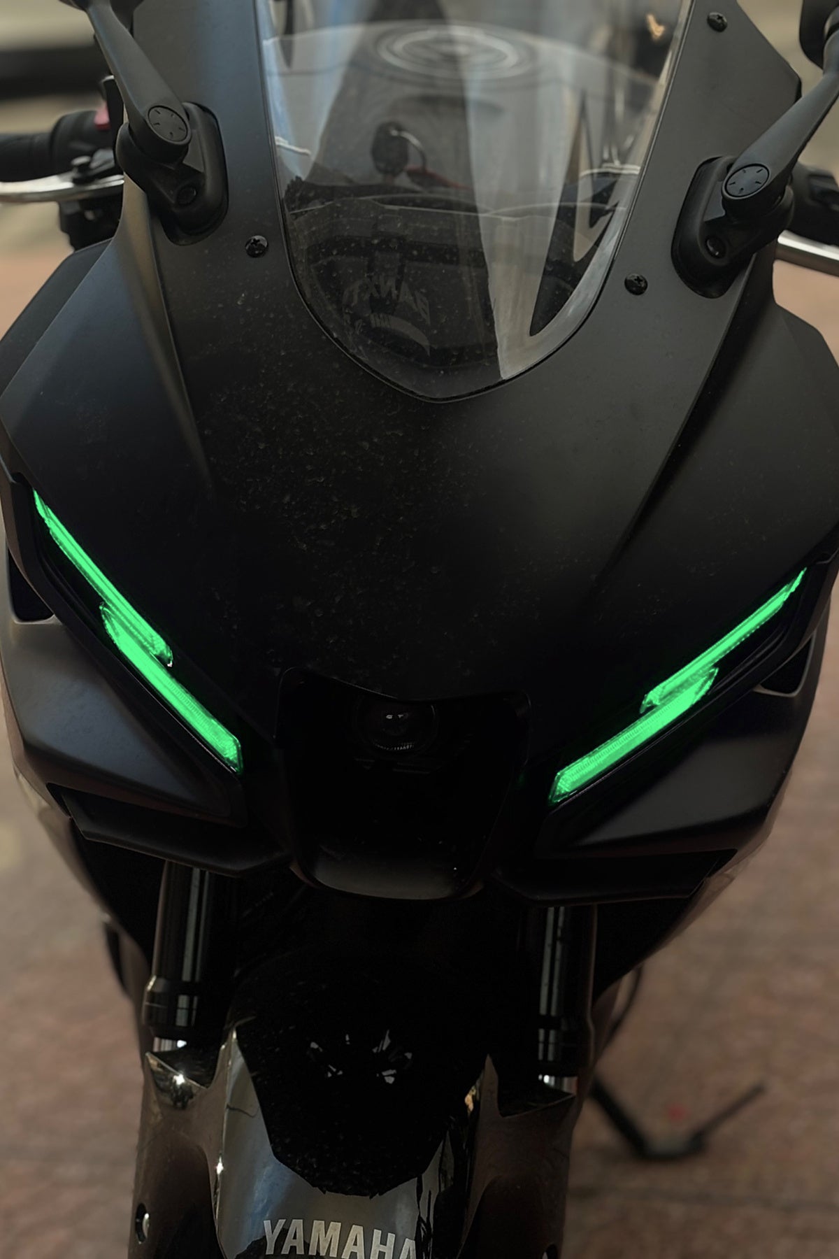 Yamaha R25 Yeni Kasa 2025-2026 Yılları Uyumlu Far Renklendirme Filmi Far Sticker