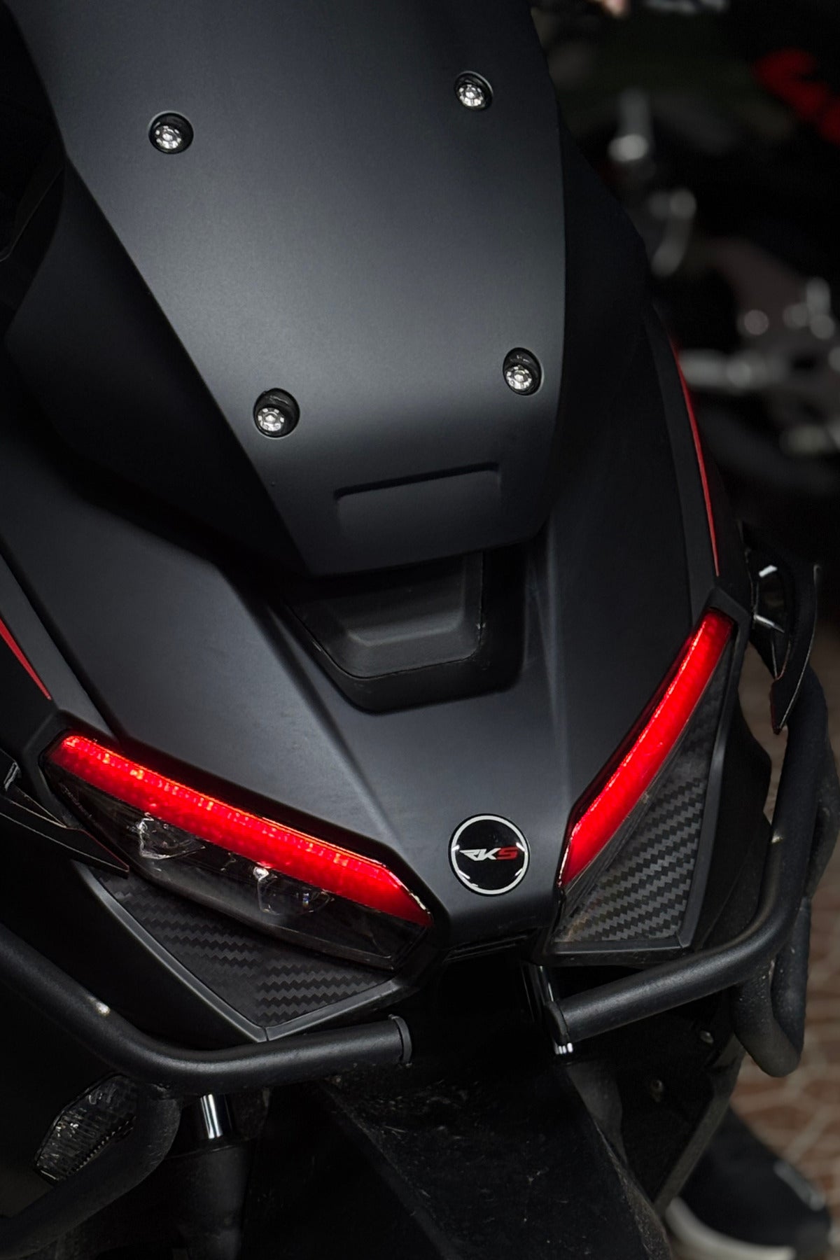 RKS Lince 125 Scooter için Kırmızı Gündüz Ledi Far Tasarım Sticker
