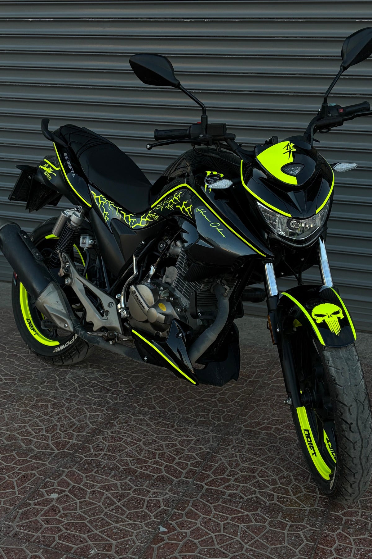 Mondial Drift-L için 51 Parça Neon Sarı Yıldırımlı Premium Sticker Seti
