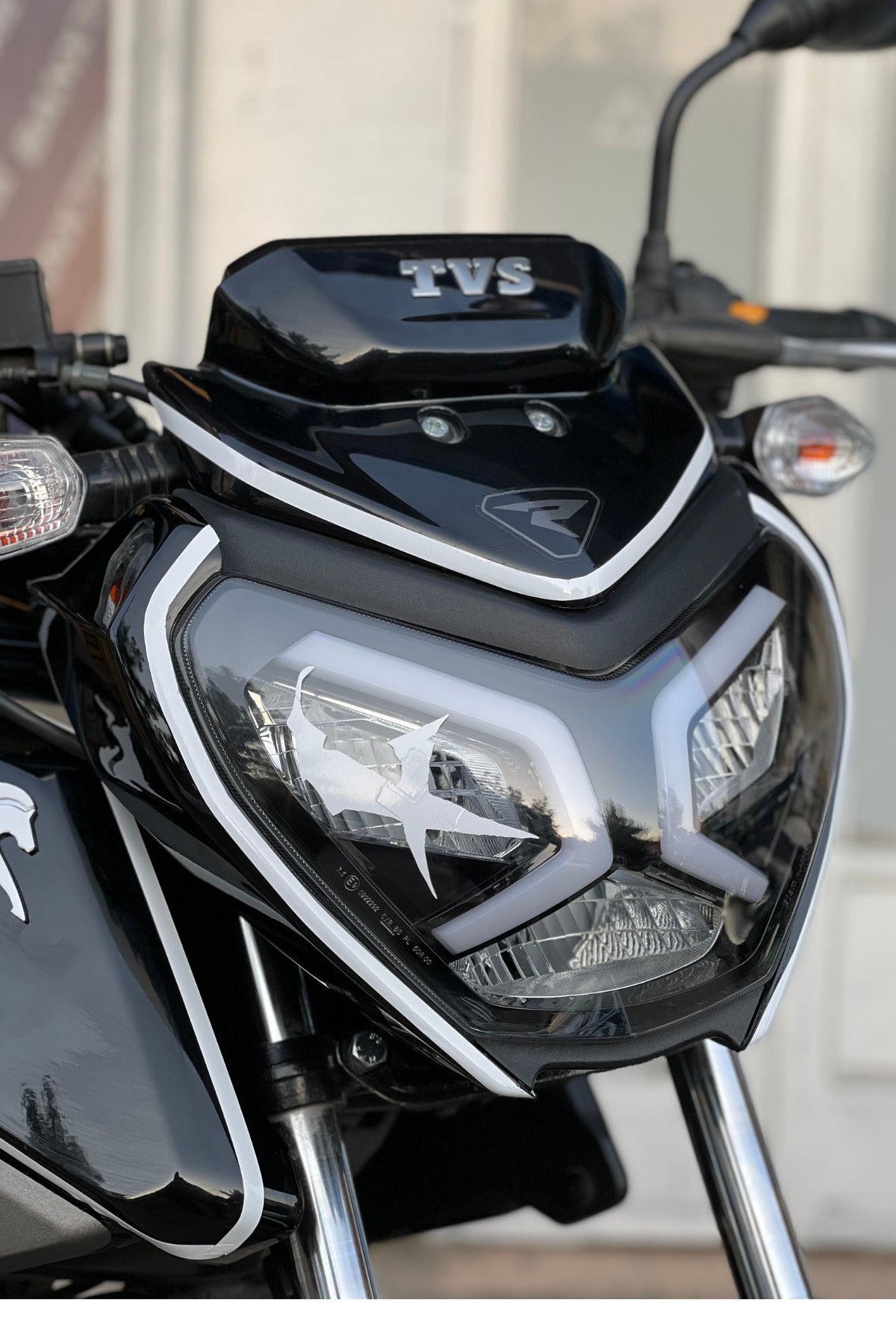 Motor Far Camı için Beyaz Venom Göz Sticker Etiket (1 Adet)