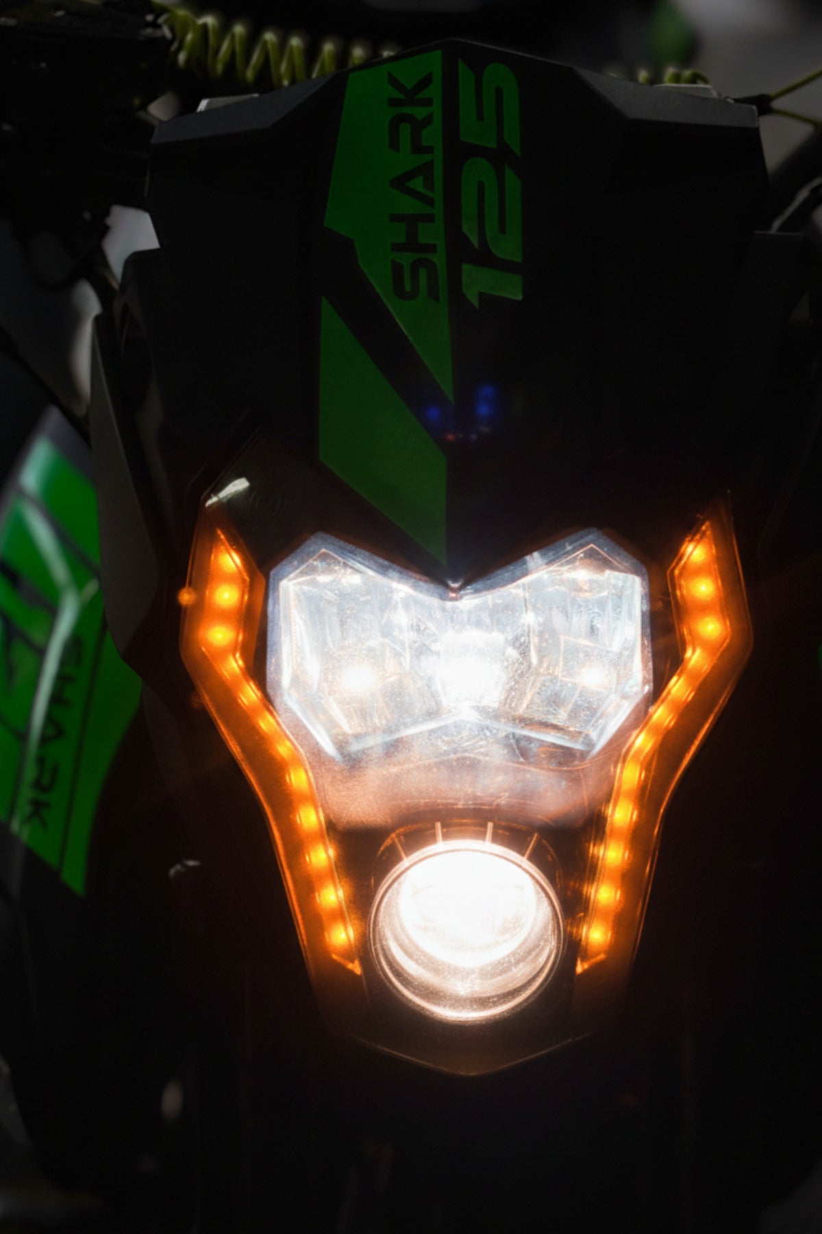 Arora Shark 125 için Far Filmi Sticker (Sağ-Sol)