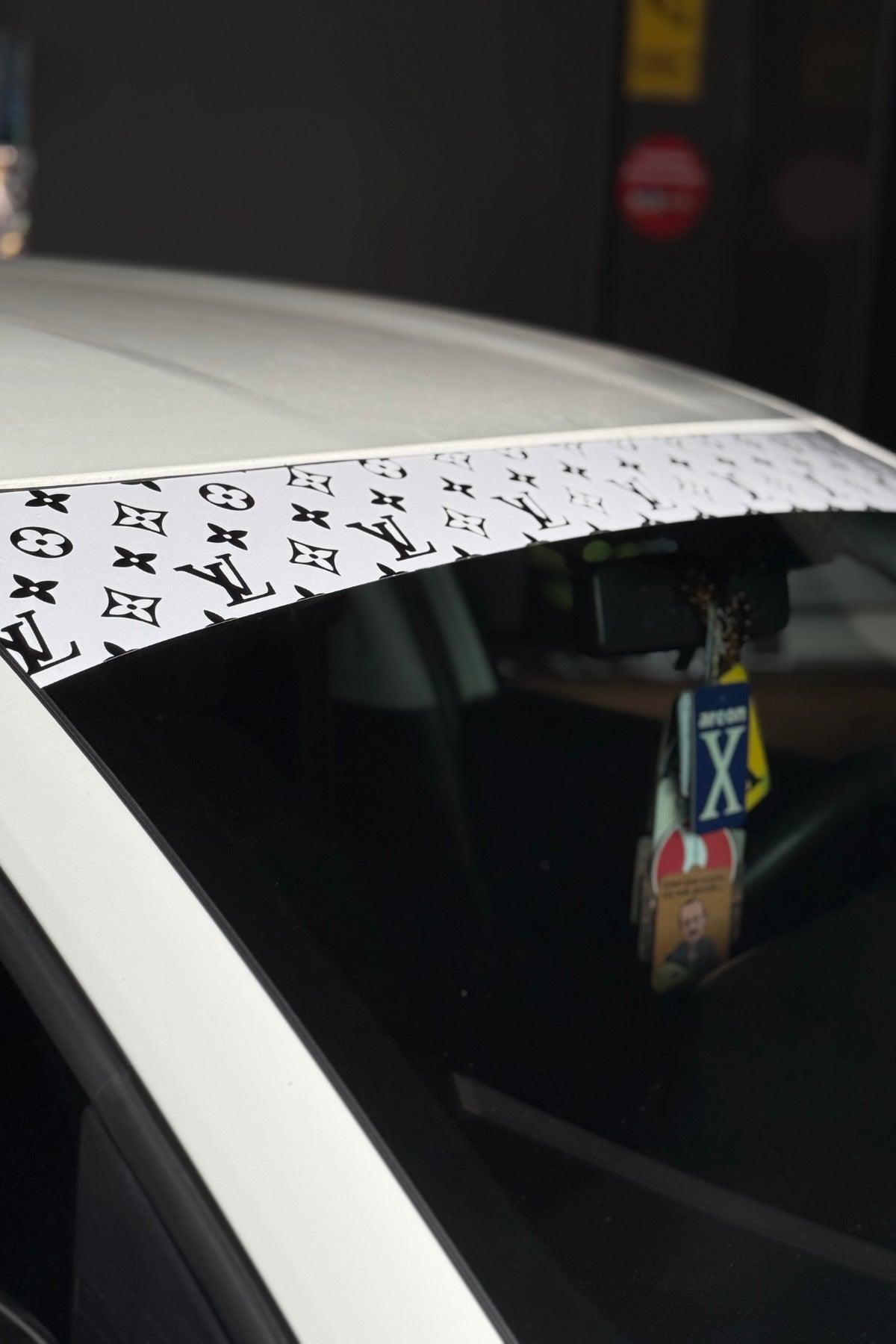 Ön Cam ML Desenli Güneşlik Sticker (Tüm Araçlara Uyumludur)