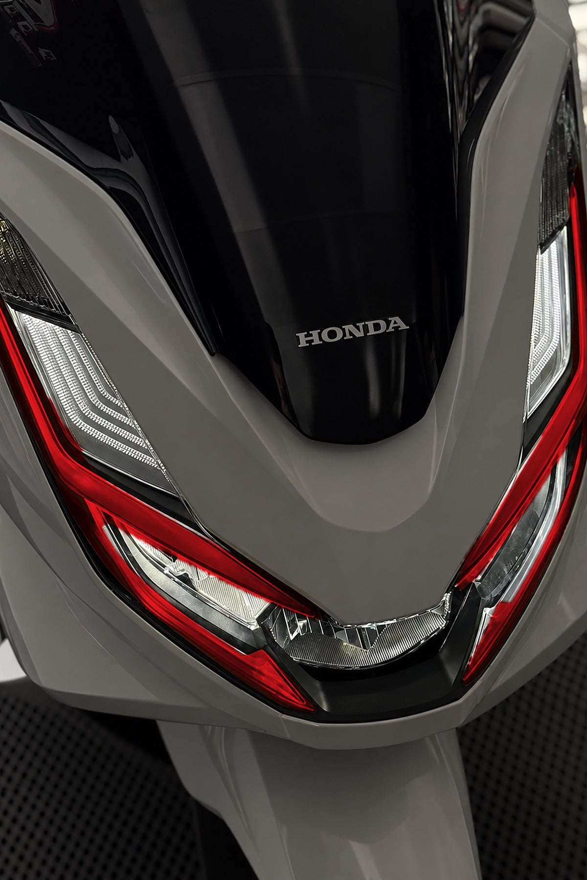 Honda PCX İnce Kesim Far Filmi Far Tasarım Sticker Etiket (2021-2022-2023-2024 Uyumlu)