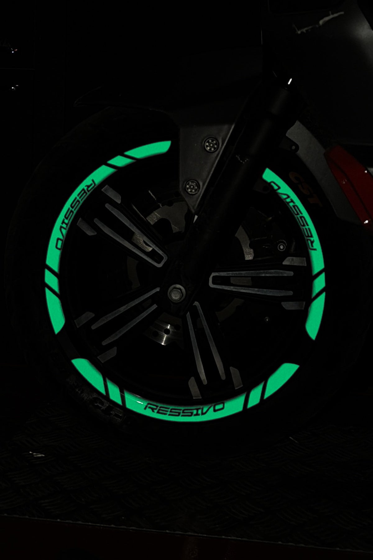 Mondial Ressivo Scooter için Reflektörlü 12 Parça Jant Şeridi Sticker Seti (Ön ve Arka Yeterli)