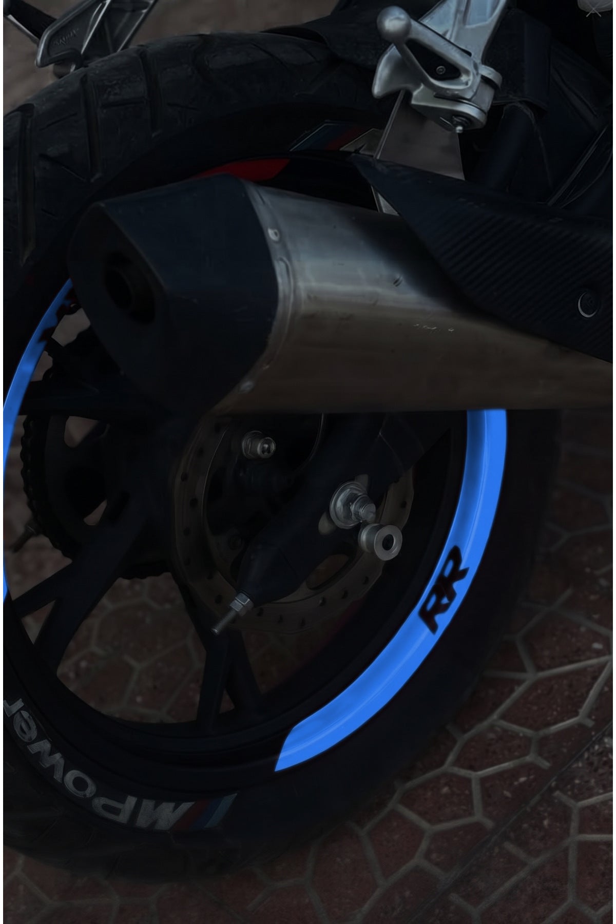 RKS SRK 125R için Reflektötlü RR Yazılı Çeyrek Jant Şeridi Sticker Seti (8 Parça)