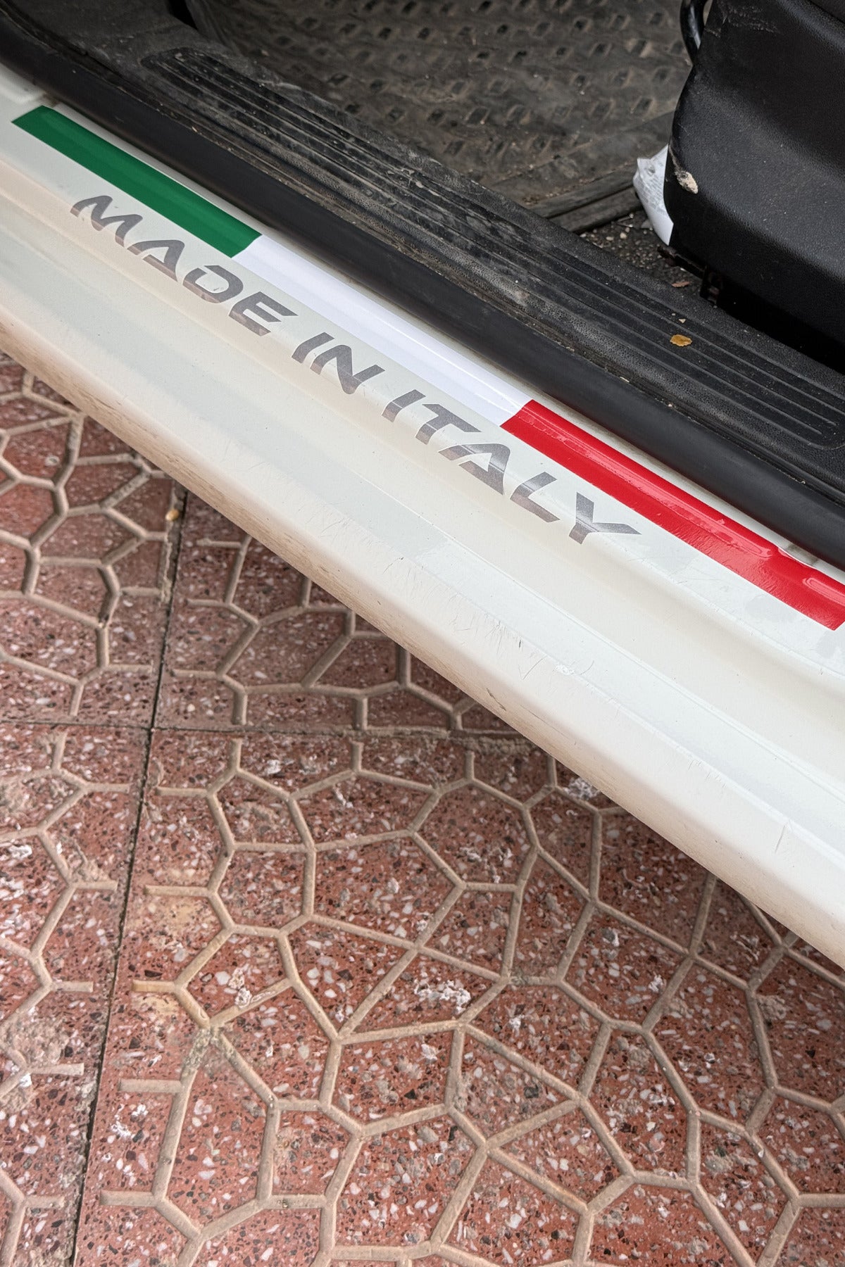 Fiat-Alfa Araç Grubu için Kapı içi Made in İtalya Bayraklı Kapı Detay Sticker