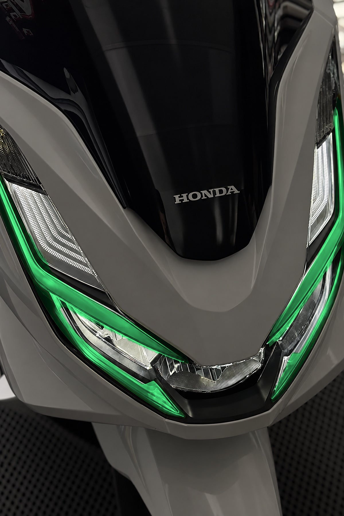 Honda PCX İnce Kesim Far Filmi Far Tasarım Sticker Etiket (2021-2022-2023-2024 Uyumlu)
