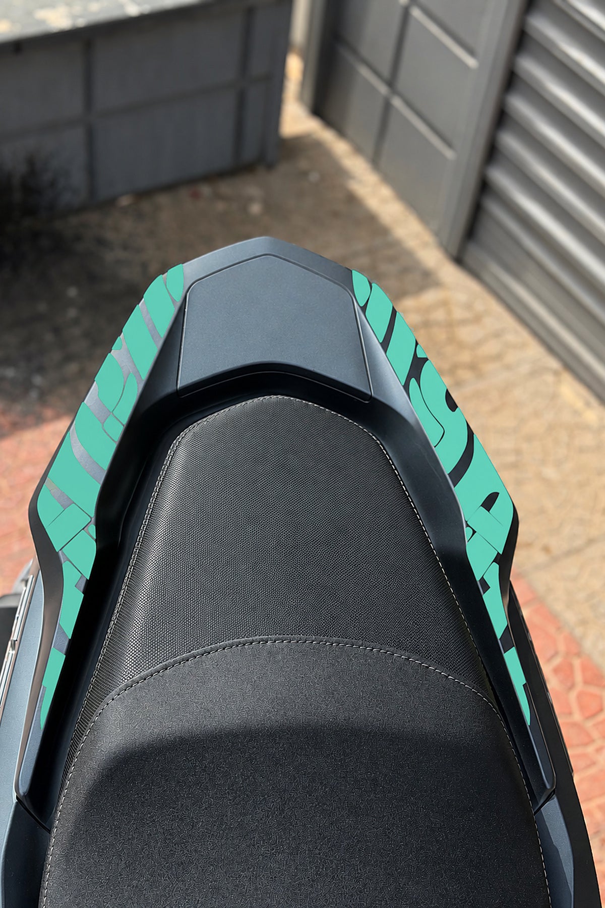 Honda PCX Deluxe için Kuyruk Üstü Tribal Desen Sticker (2025-2026 Uyumlu)