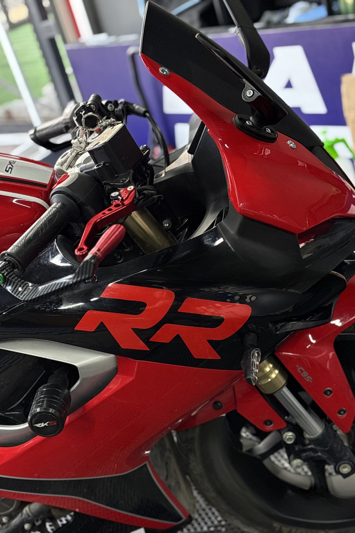 Racing Motor Grubu için Yan Grenajlara Uyumlu RR Sticker (1 Adet) (25CMX10CM)