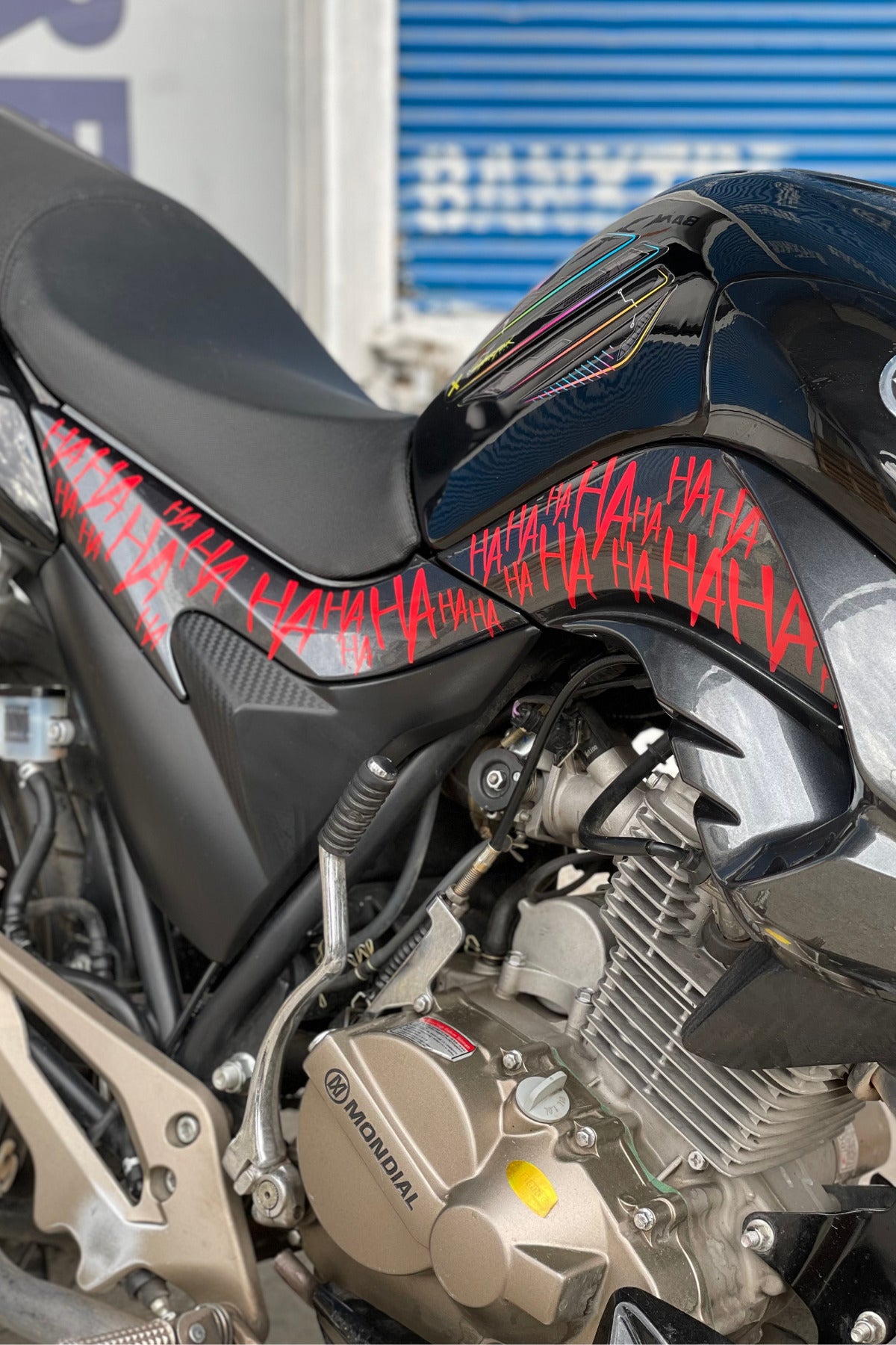 Dekoratif Kırmızı Hahaha Sticker Motor-Araba-Kask  için Etiket 30CMx15CM (1 Adet)