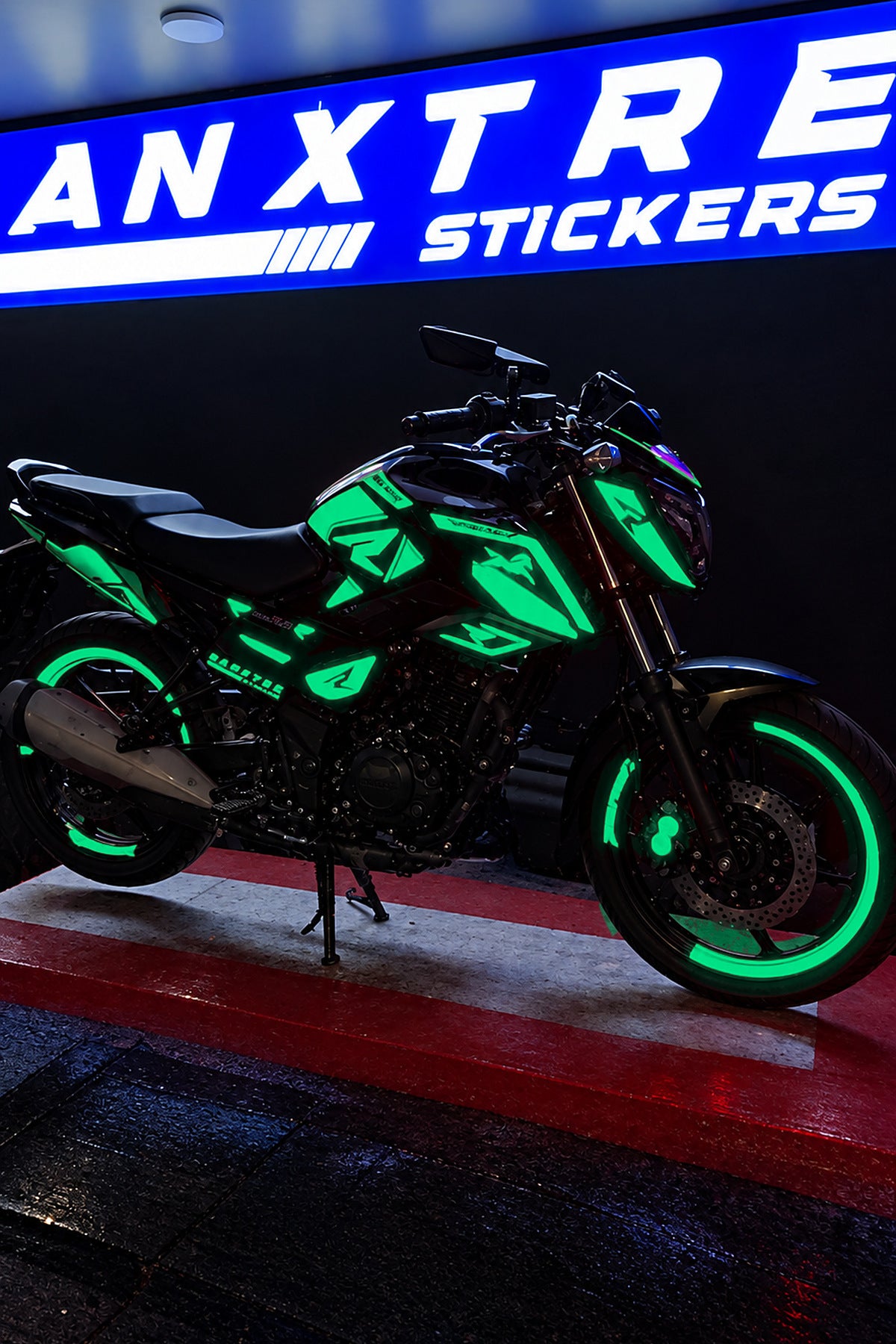 TVS Raider 125 için Komple Premium Reflektörlü Kaplama Sticker Seti (Sağ ve Sol)
