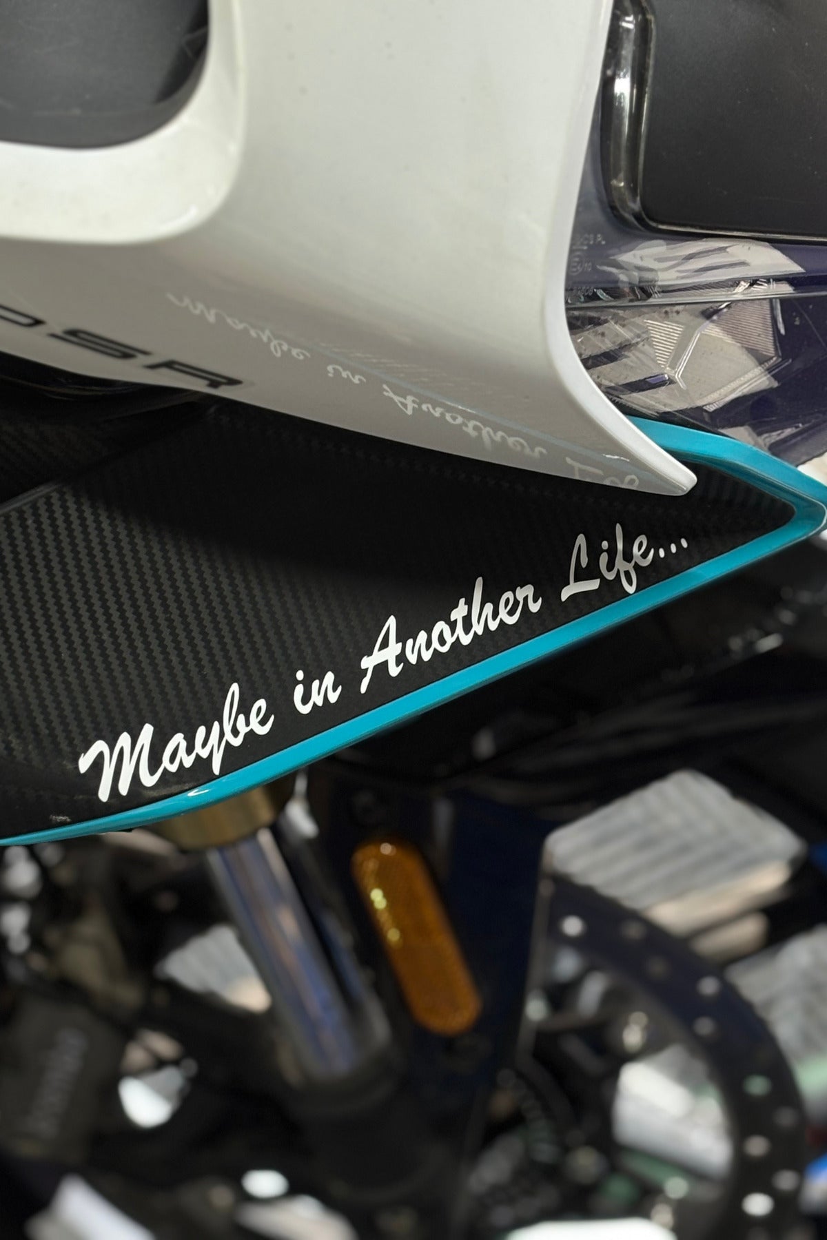 Motosiklet ve Kask için Maybe in Another Life Sticker (20CM)