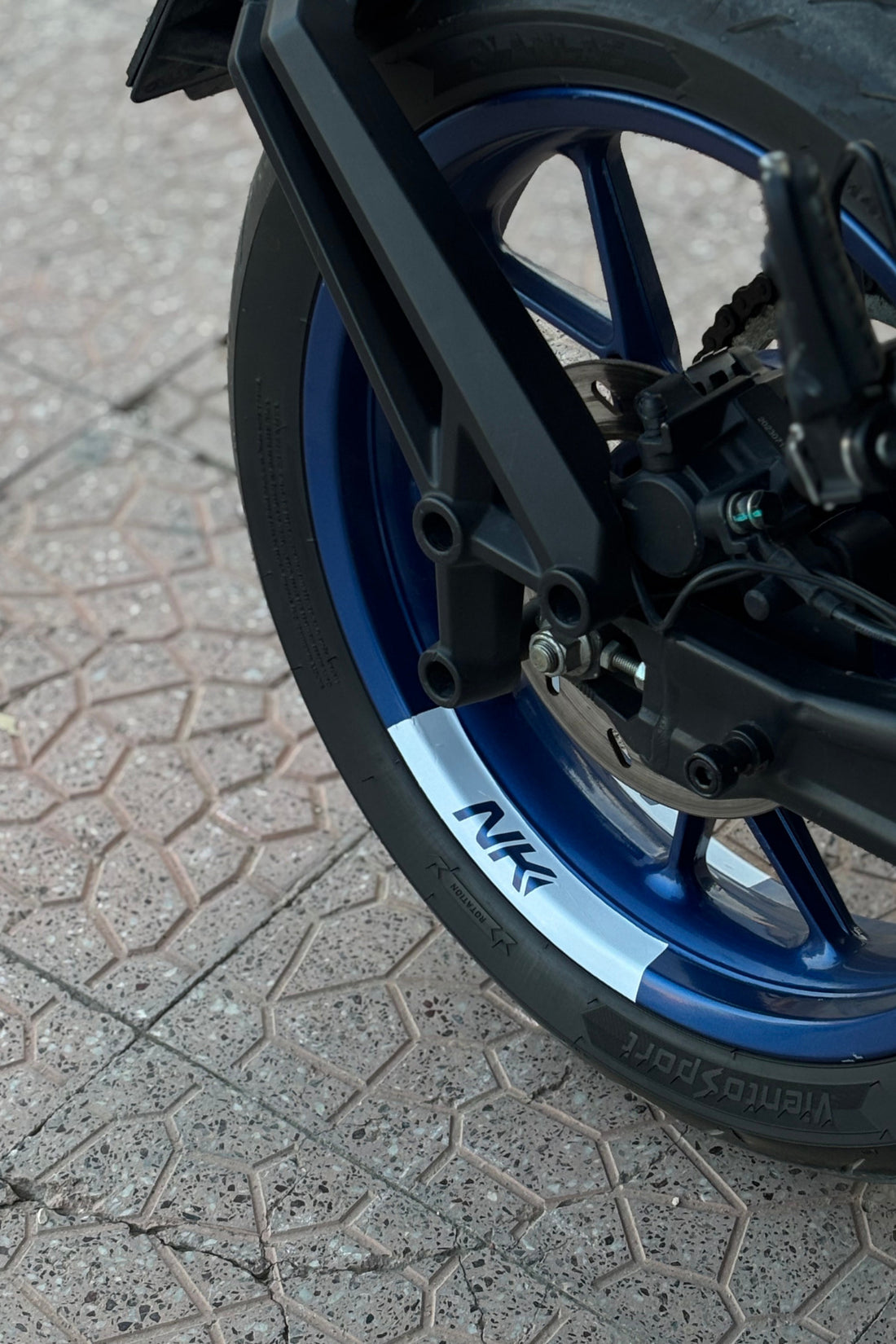 CFMOTO NK250 için Jant içi Logolu NK Parça Detay Sticker Seti Jant Şeridi (4 Parça)