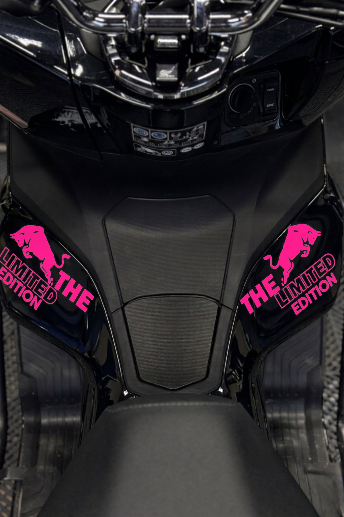 Honda PCX için Boğa Enerji Limited Edition Sticker Etiket (Sağ ve Sol)