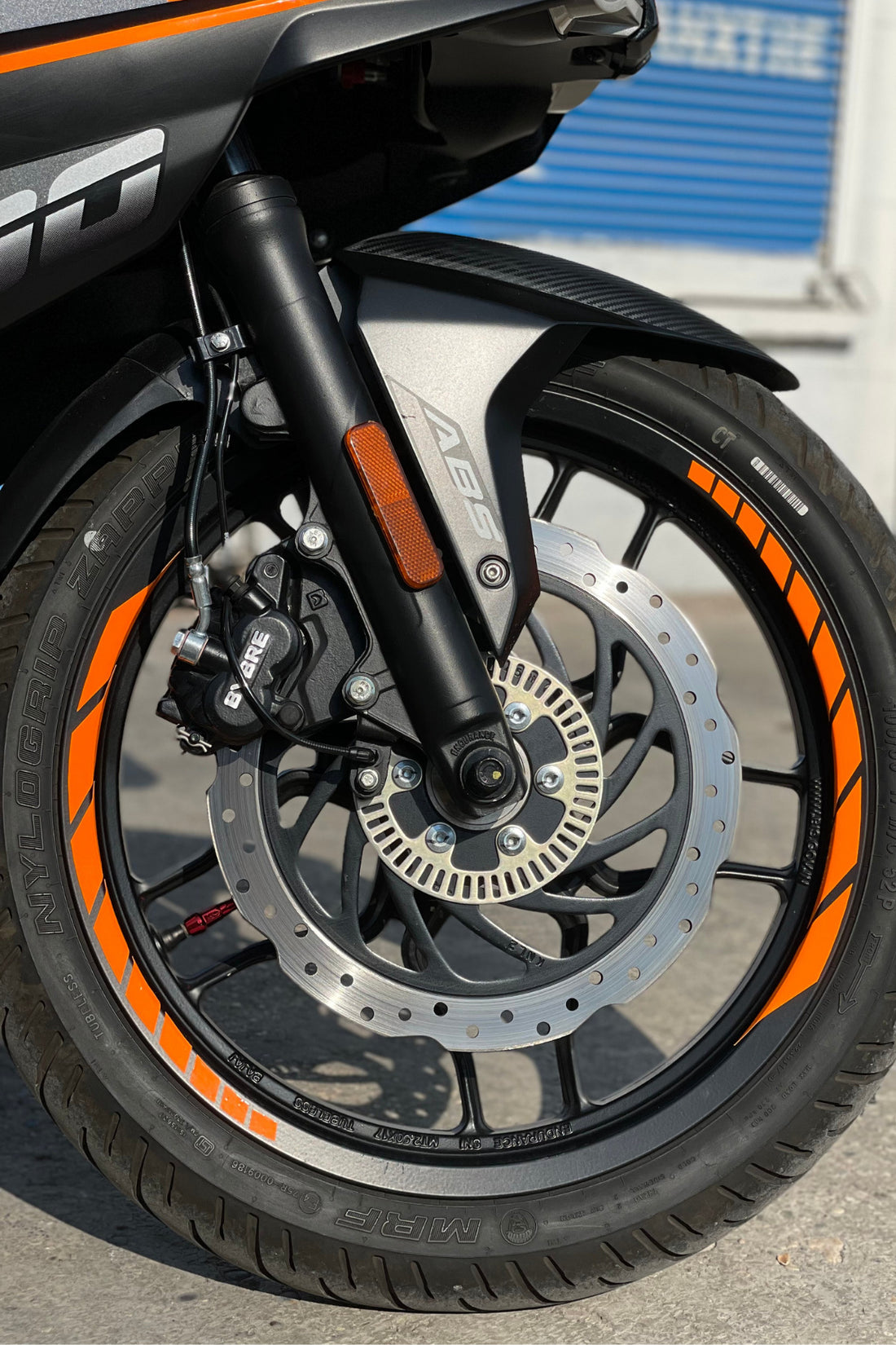 Motor Jantı için Orafol Neon Turuncu 8 Parça Kesikli Jant Şeridi (Tüm Motorlara Uyumlu)