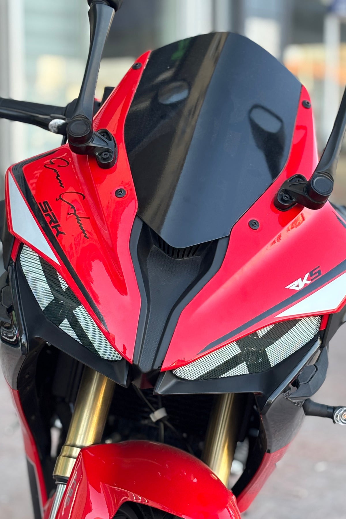 RKS SRK125 için Far Üstü Sticker Delikli Aydınlatma Engellemez (Sağ ve Sol)