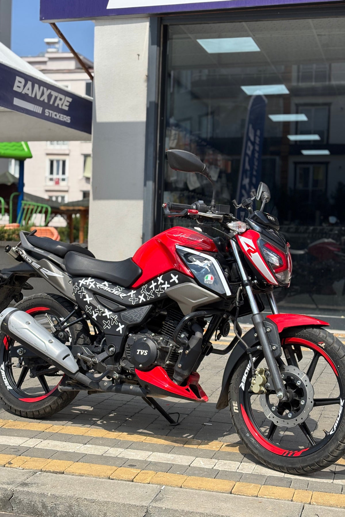 TVS Raider için 76 Parça Beyaz Renk Sticker Seti