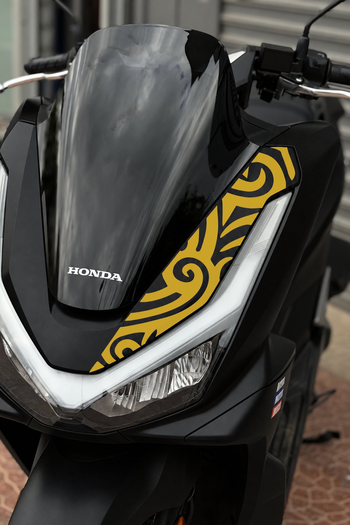 Honda PCX Deluxe 2025-2026 Yeni Kasa için Dövme Tribal Desen Sticker Etiket (1 Adet)