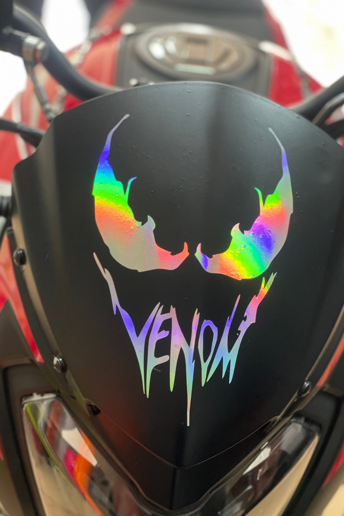 Dekoratif Hologramlı Parlak  Venom Sticker Motor-Araba-Kask için Etiket (1 Adet) Uyumlu