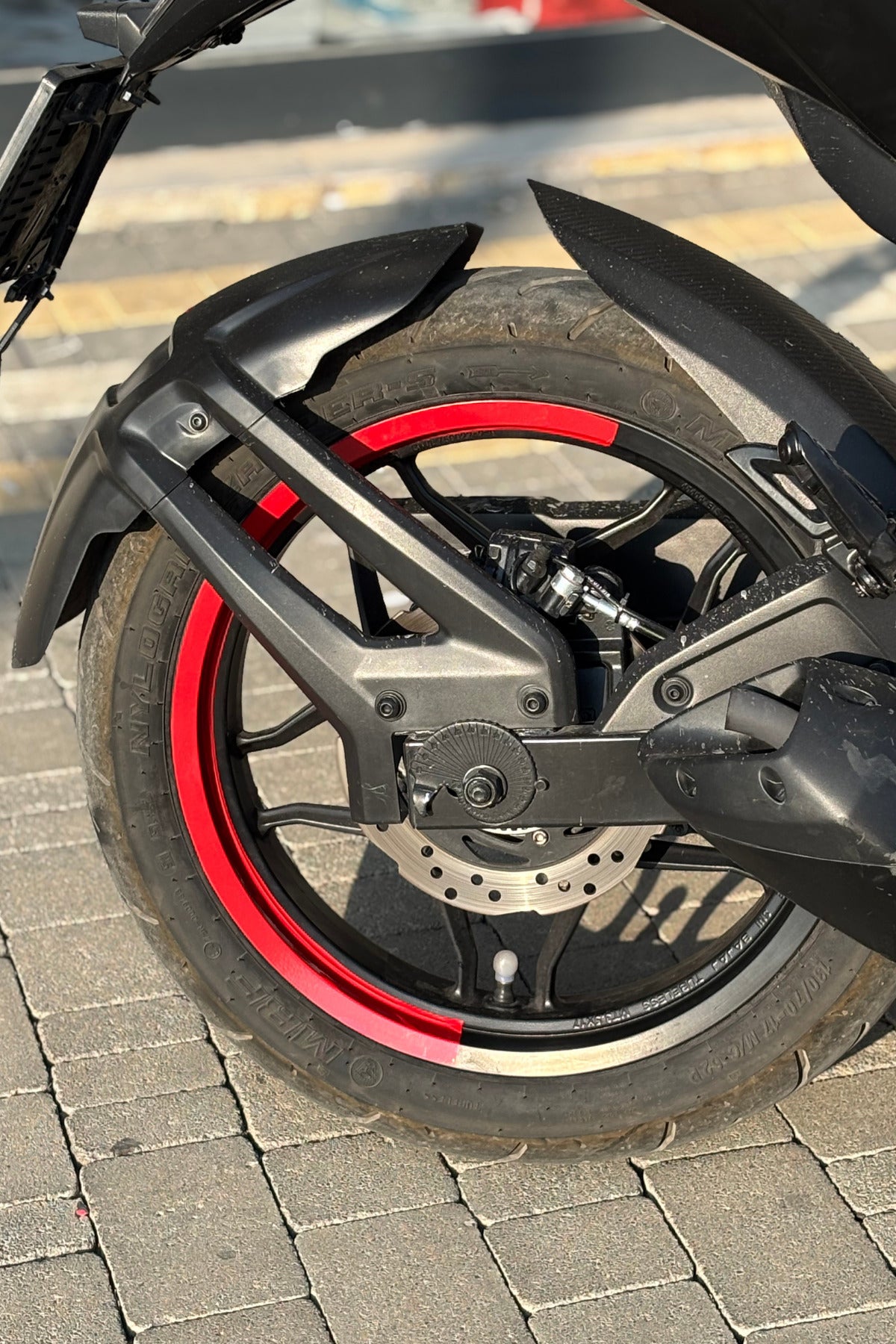 Motorsiklet Jantı için Kırmızı Yarım Jant Şeridi Sticker Seti(4 Parça)