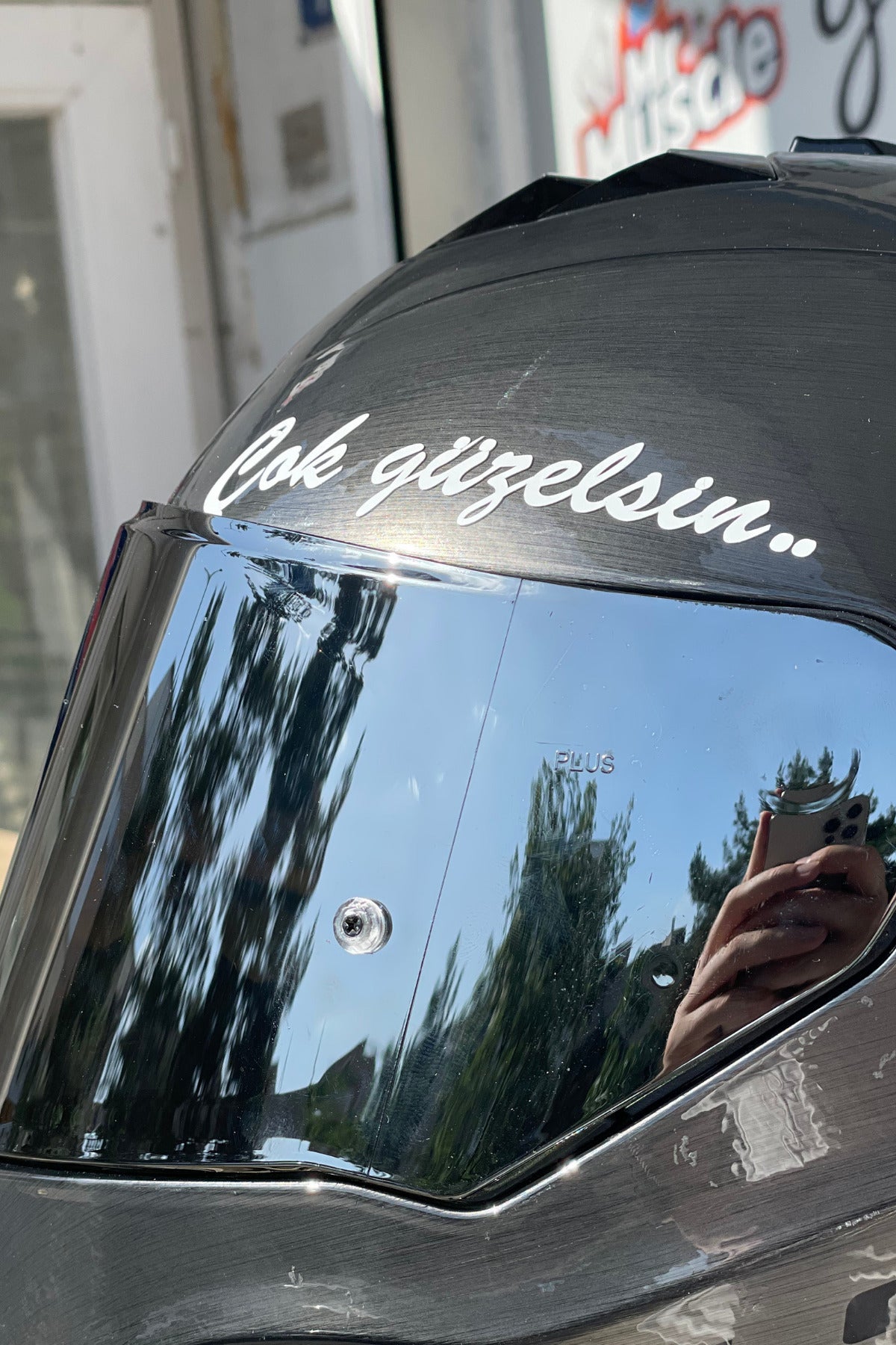 Araba-Motor-Kask için Çok Güzelsin Etiket Dekoratif Beyaz Sticker  12 CM (1 Adet)