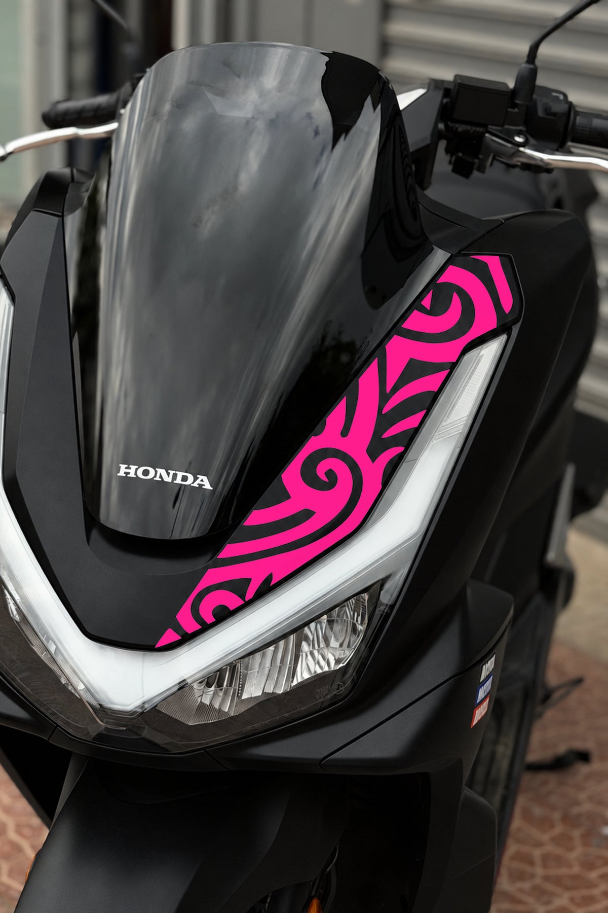 Honda PCX Deluxe 2025-2026 Yeni Kasa için Dövme Tribal Desen Sticker Etiket (1 Adet)