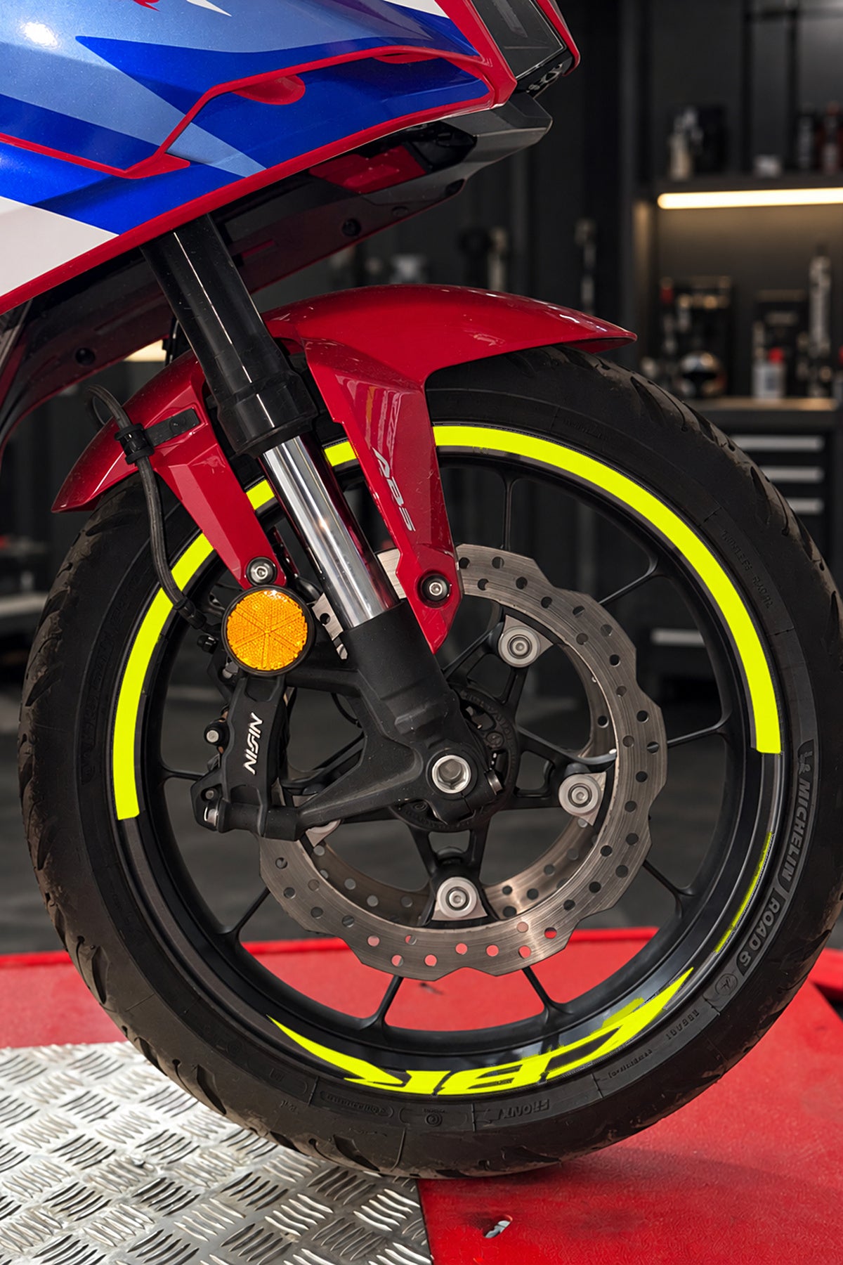 Honda CBR Motosiklet Grubu için CBR Yazılı Yarım Jant Şeridi Sticker Seti (Ön ve Arka Yeterli)