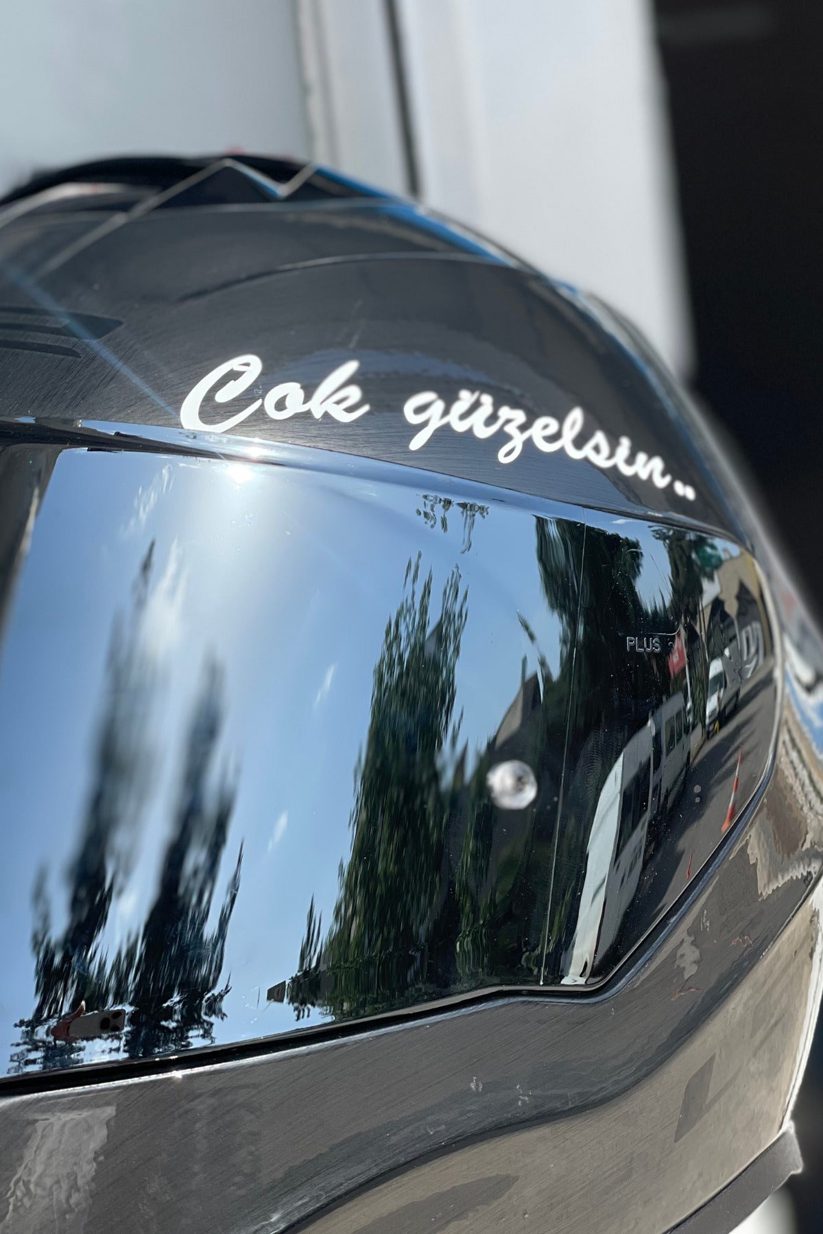 Araba-Motor-Kask için Çok Güzelsin Etiket Dekoratif Beyaz Sticker  12 CM (1 Adet)