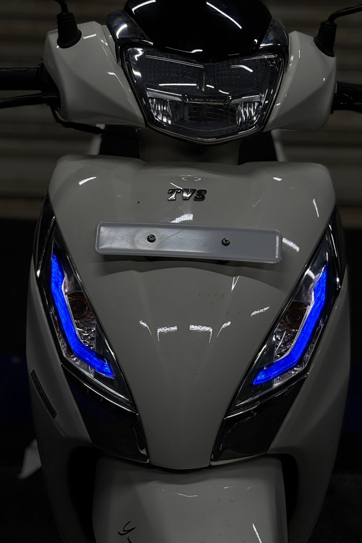TVS Jupiter 125 için Gündüz Ledlerine Uyumlu Far Tasarım Sticker Seti (Sağ ve Sol)