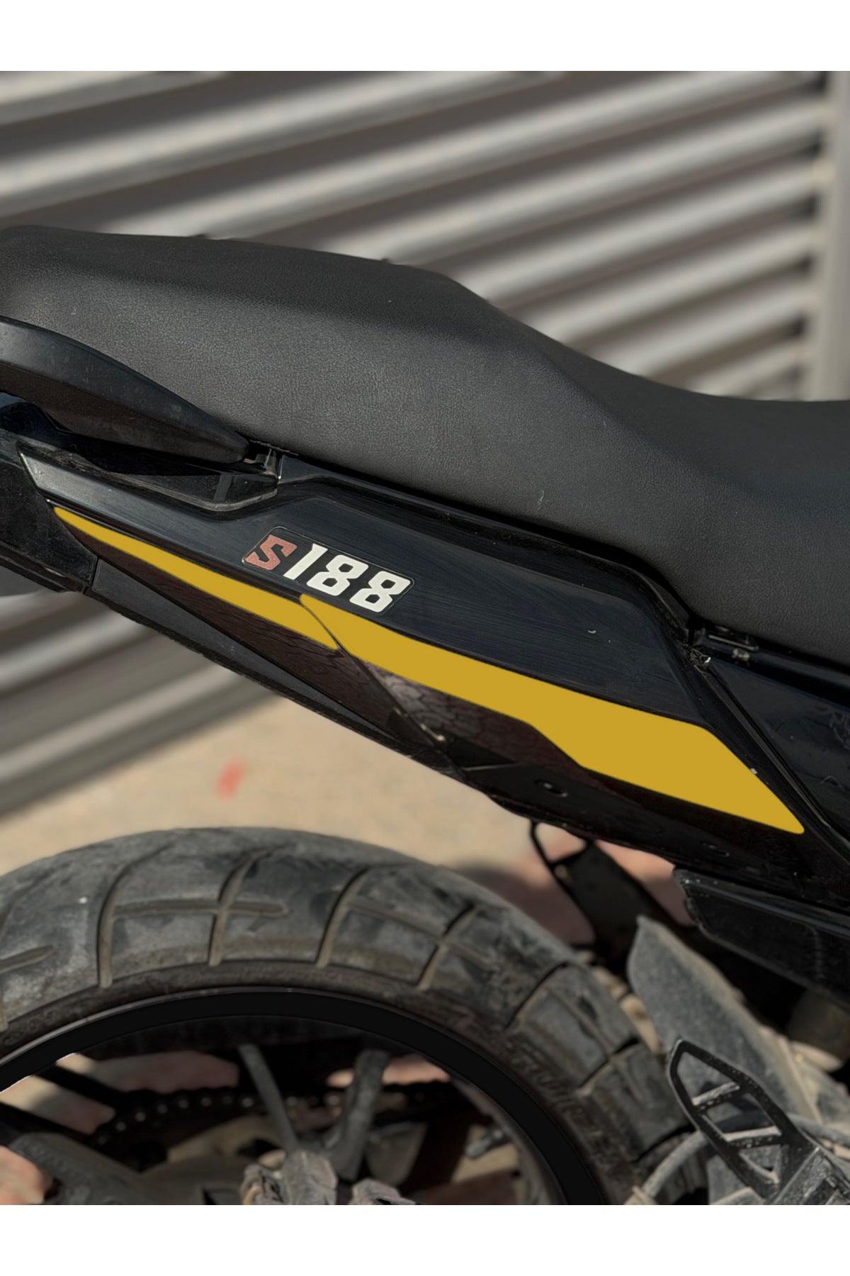 Falcon Salvador S188 için Arka Kuyruk Orijinal Renk Değişim Sticker