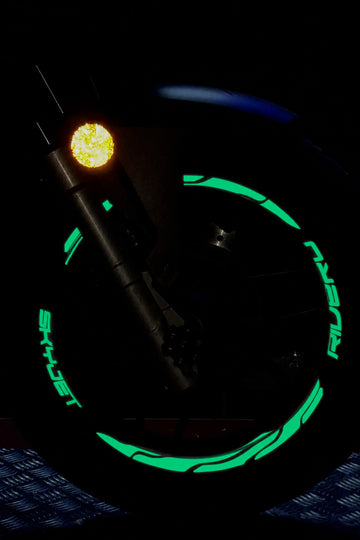 Skyjet Rivero Scooter için Reflektörlü Gece Flaş ile Parlayan Jant Şeridi Sticker Seti (Ön-Arka Yeterli)