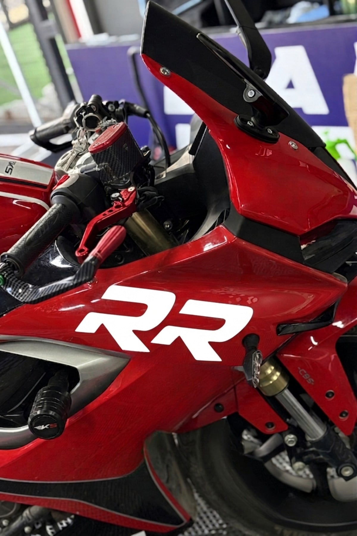 Racing Motor Grubu için Yan Grenajlara Uyumlu RR Sticker (1 Adet) (25CMX10CM)