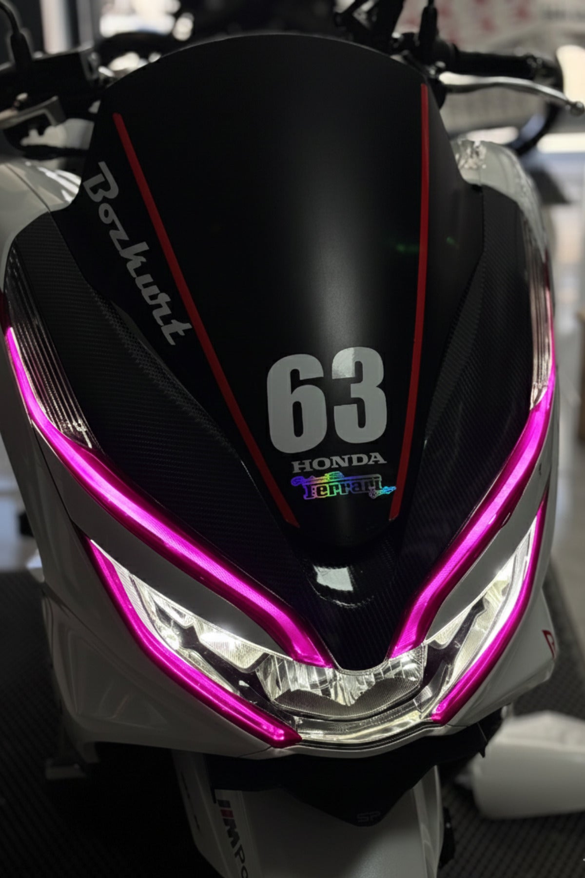 Honda PCX (2018-2020) için Far Tasarım Folyosu Sticker