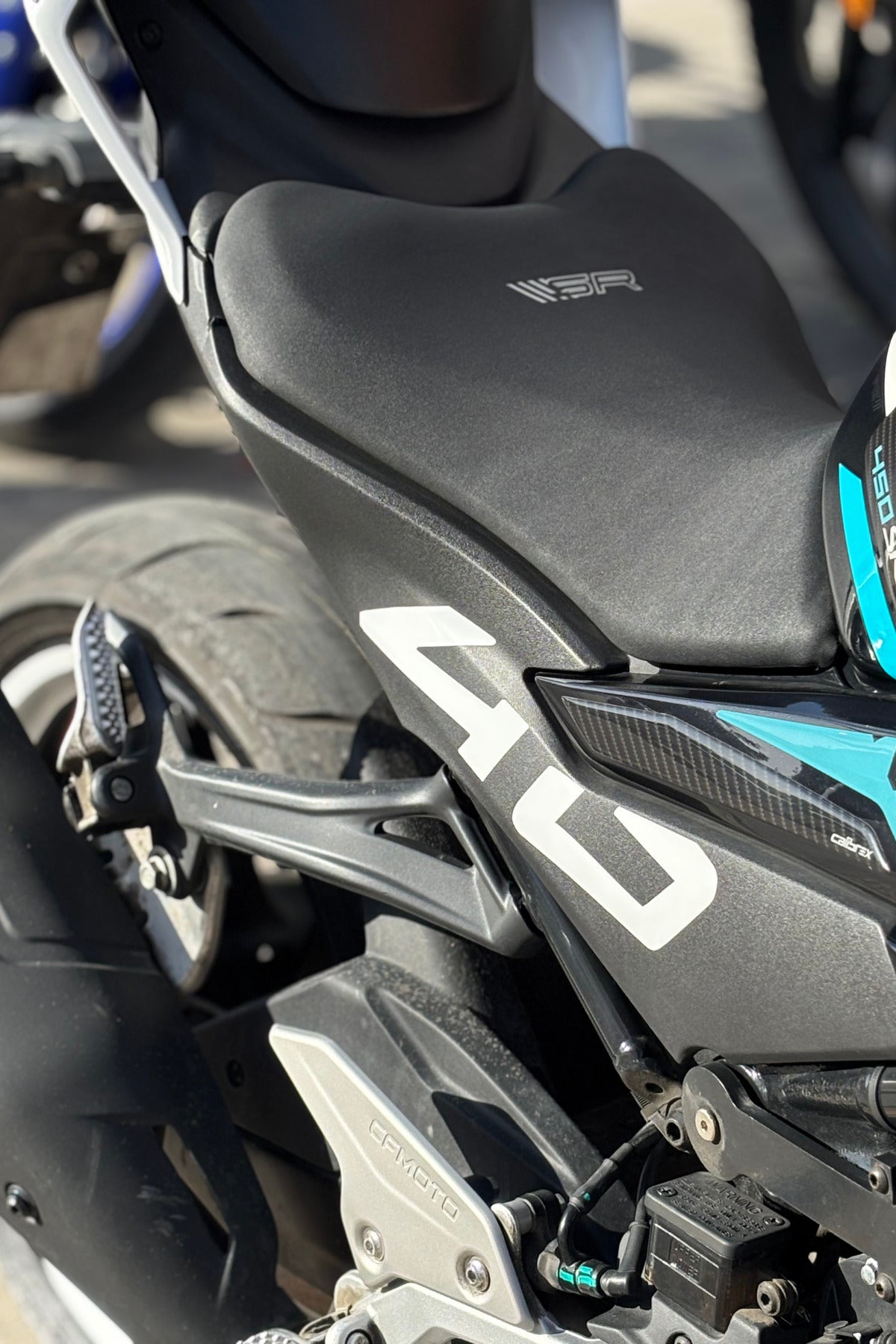 CFMOTO SR450 için Beyaz Renk Orijinal Boyut 40 Sayıları (Sağ ve Sol )