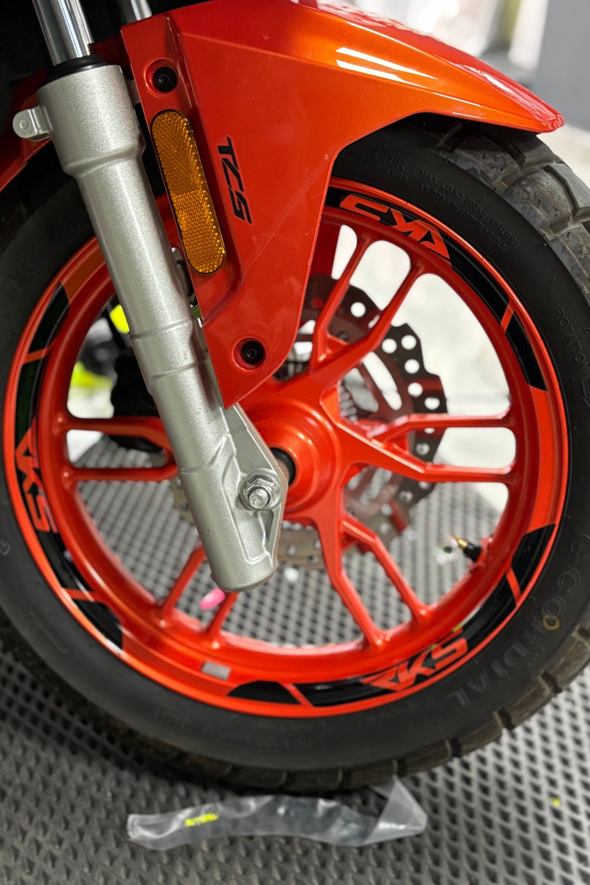 RKS Scooter Grubu için Siyah Renk 12'li Jant Şeridi Sticker Seti
