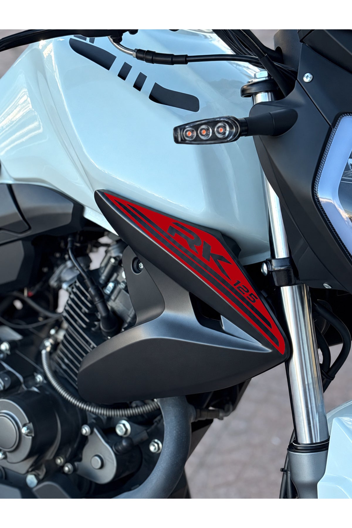 RKS RK125 için Yan Drenajlara Uyumlu RK 125 Sticker Etiket (Sağ ve Sol)